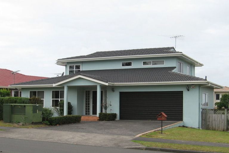 Photo of property in 52 Marina View Drive, West Harbour, Auckland, 0618