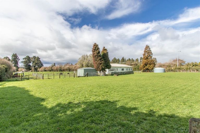 Photo of property in 3 Tariki Road, Tariki, Inglewood, 4390