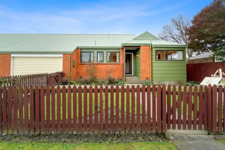 Photo of property in 1/49 Aylmer Street, Somerfield, Christchurch, 8024