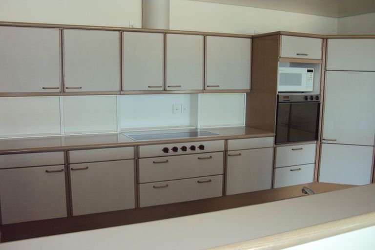 Photo of property in 346 Oriental Parade, Oriental Bay, Wellington, 6011