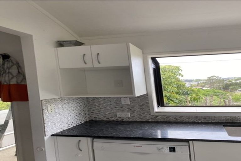 Photo of property in 11 Beaudine Avenue, Glenfield, Auckland, 0629