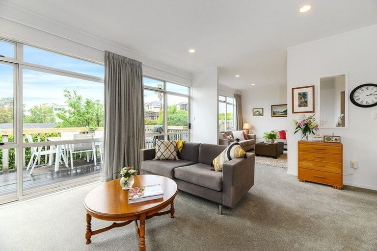 Photo of property in 2/87a Kowhai Road, Mairangi Bay, Auckland, 0630