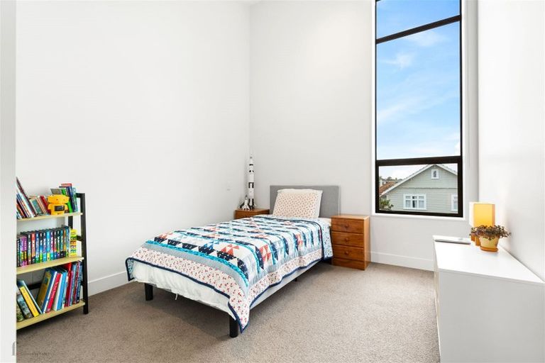 Photo of property in 6 Cochrane Road, Hobsonville, Auckland, 0616