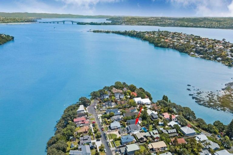 Photo of property in 80 Ngataringa Road, Devonport, Auckland, 0624