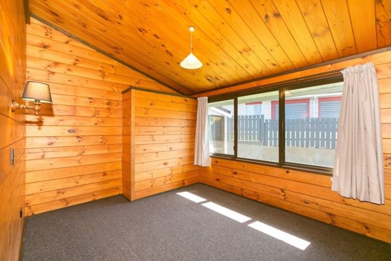 Photo of property in 76 Cumberland Street, Welbourn, New Plymouth, 4312