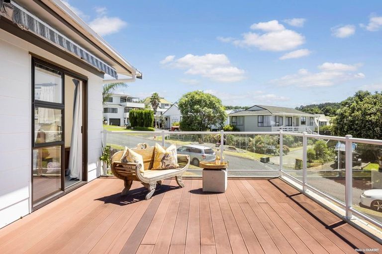 Photo of property in 4 Merehai Place, Snells Beach, 0920