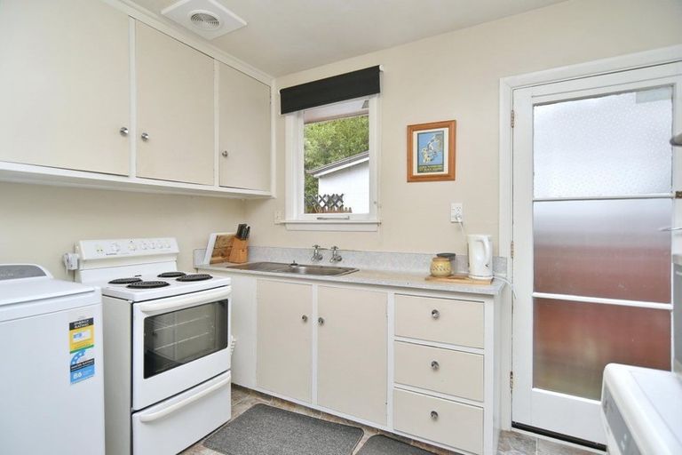 Photo of property in 8 Packe Street, Edgeware, Christchurch, 8013