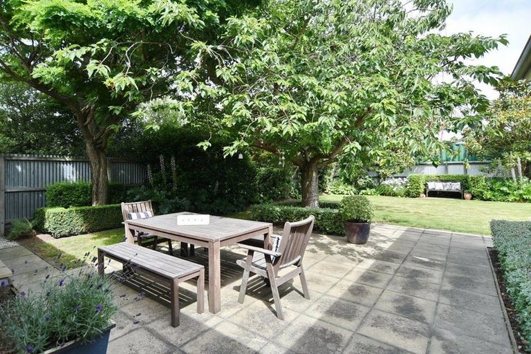 Photo of property in 77 Watsons Road, Harewood, Christchurch, 8051