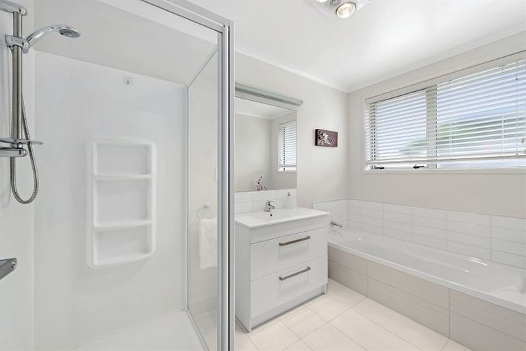 Photo of property in 16 Seashell Drive, Papamoa Beach, Papamoa, 3118