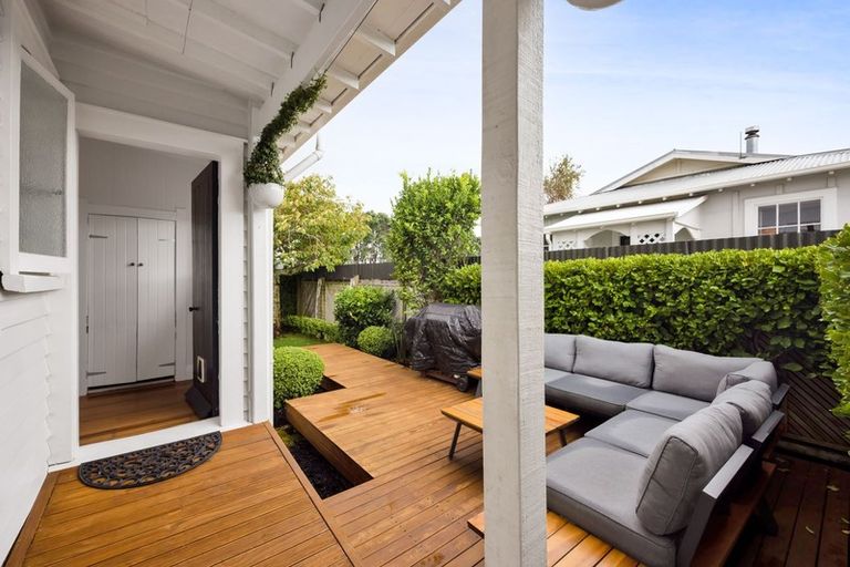 Photo of property in 211 Coronation Avenue, Welbourn, New Plymouth, 4310