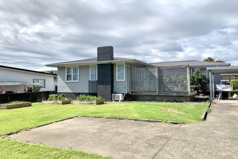 Photo of property in 35 Royton Avenue, Mangere East, Auckland, 2024