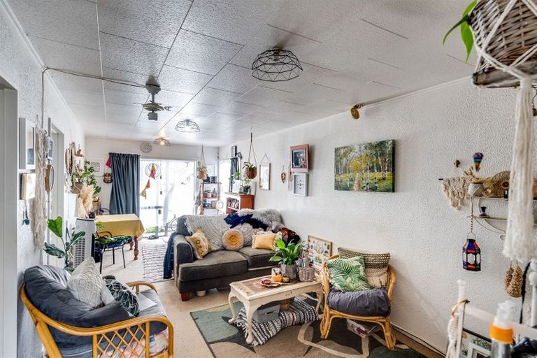 Photo of property in 4/283 Taradale Road, Pirimai, Napier, 4112