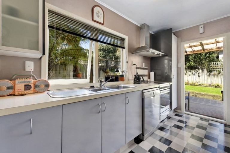 Photo of property in 2a Pempsey Street, Silverstream, Upper Hutt, 5019