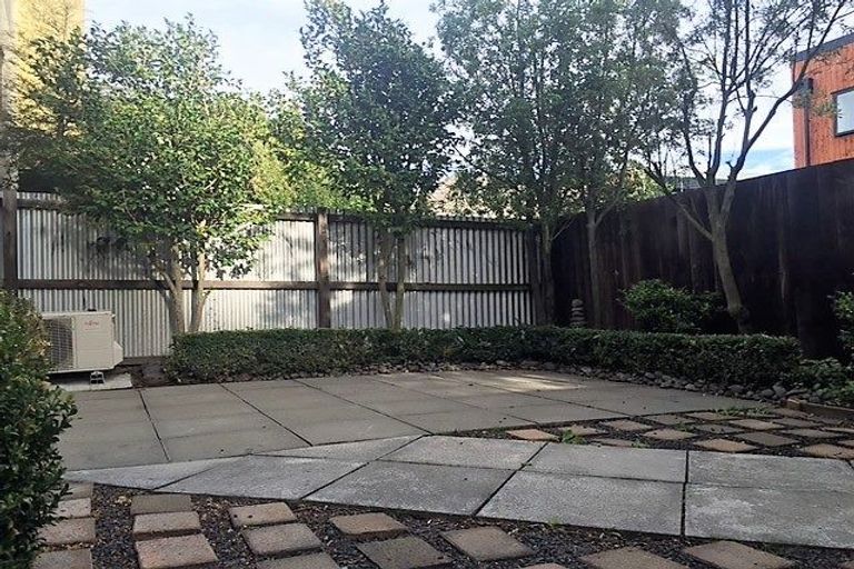 Photo of property in 3/25 Grove Road, Addington, Christchurch, 8024