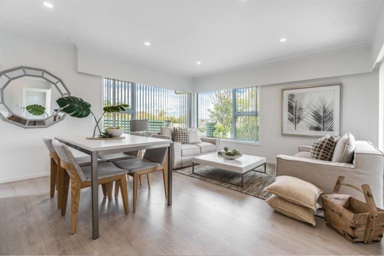 Photo of property in 1/344 Lake Road, Hauraki, Auckland, 0622