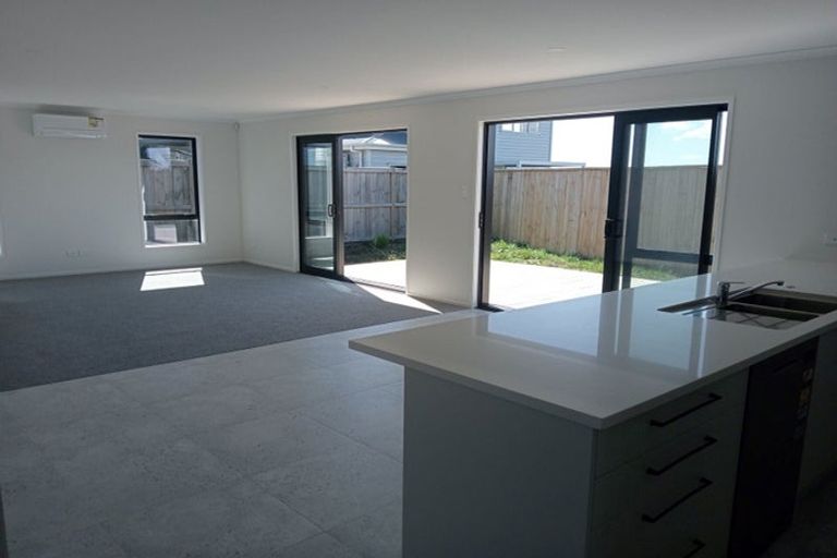 Photo of property in 3a Uatoto Road, Clarks Beach, 2122