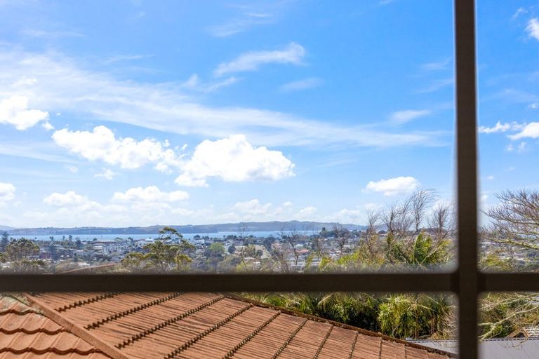 Photo of property in 2/4 Holt Avenue, Torbay, Auckland, 0630