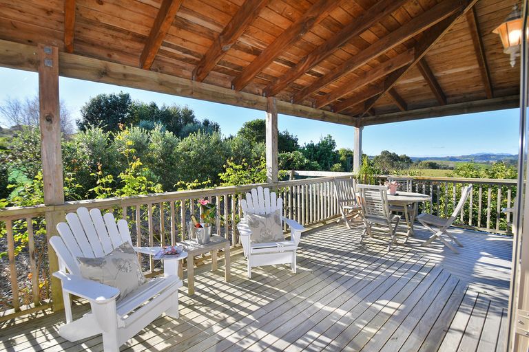 Photo of property in 1066 Leigh Road, Matakana, Warkworth, 0985