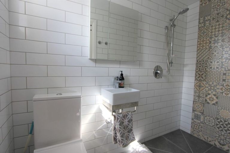 Photo of property in 11 Valpy Street, Saint Clair, Dunedin, 9012