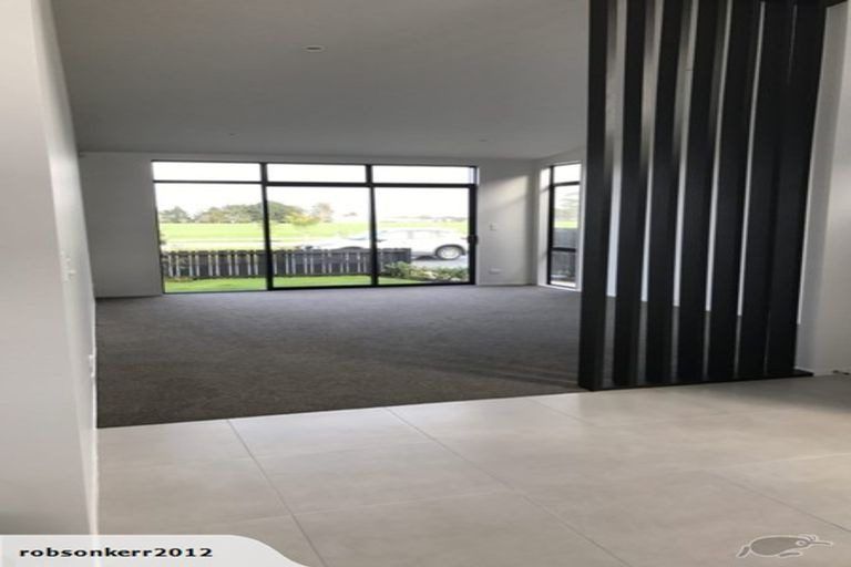 Photo of property in 15 Lieutenant Lane, Papakura, 2110
