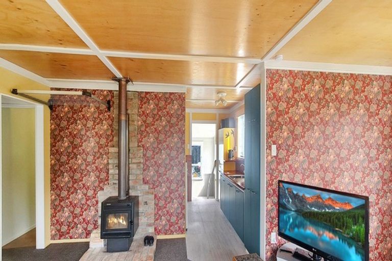 Photo of property in 1959 Parewanui Road, Parewanui, Bulls, 4894