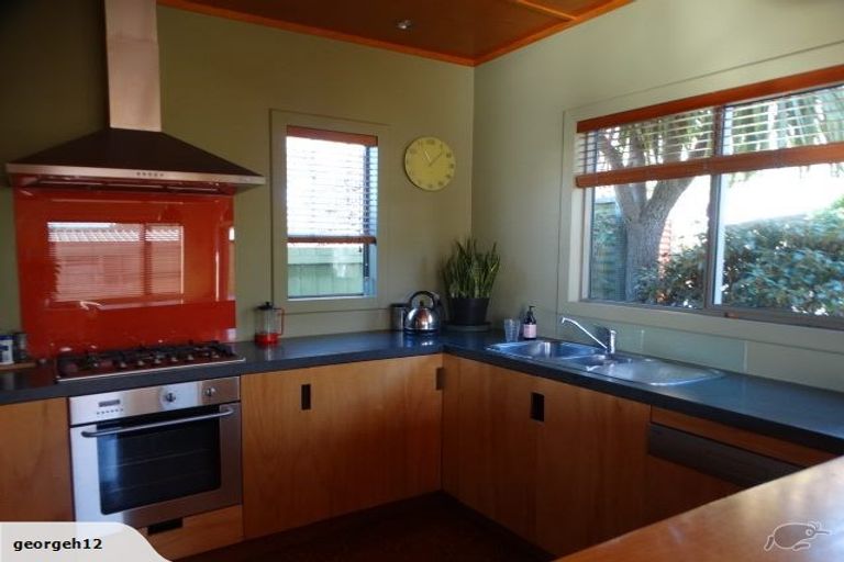 Photo of property in 172 Keyes Road, New Brighton, Christchurch, 8083