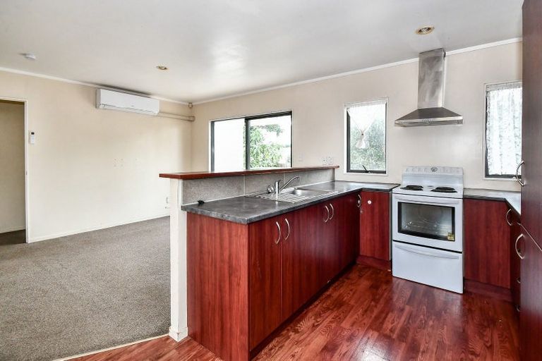Photo of property in 60 Mckean Avenue, Manurewa, Auckland, 2102