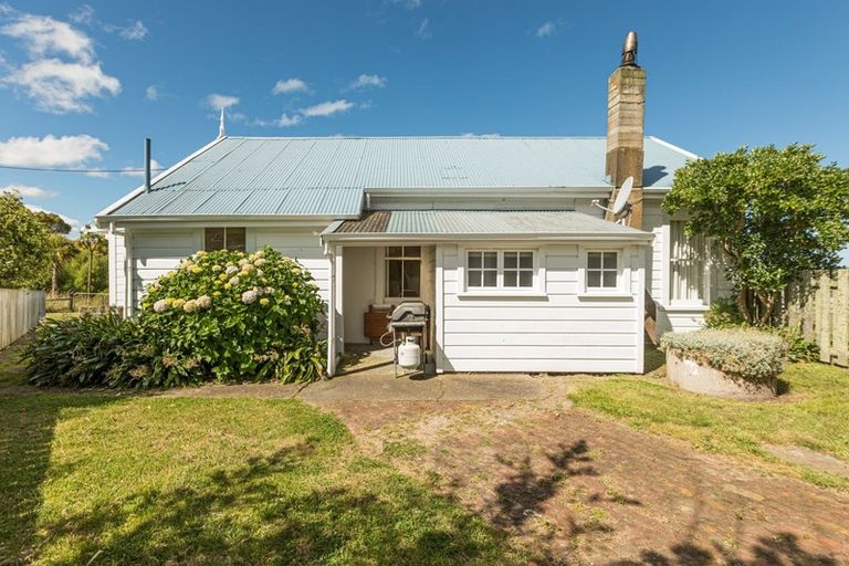 Photo of property in 2 Paua Place, Aramoana, Omakere, 4271