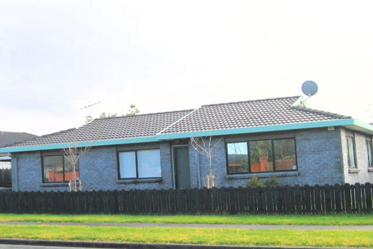 Photo of property in 2/1 Heathridge Place, Burswood, Auckland, 2013
