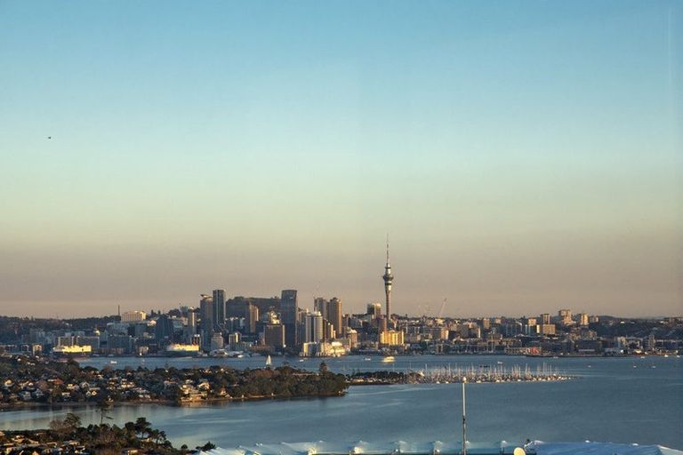 Photo of property in Sentinel Apartments, 2402/3 Northcroft Street, Takapuna, Auckland, 0622