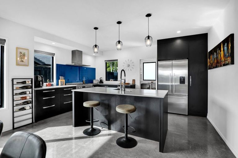 Photo of property in 4 Cessna Lane, Glen Avon, New Plymouth, 4312