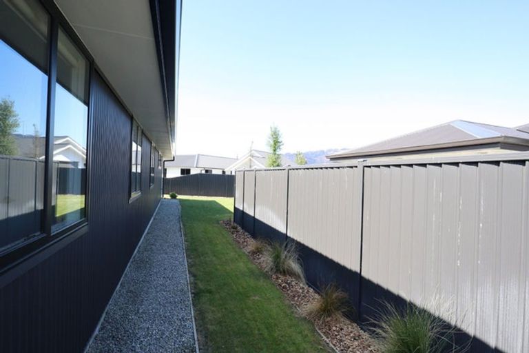 Photo of property in 26a-b Ethereal Crescent, Mount Pisa, Cromwell, 9383