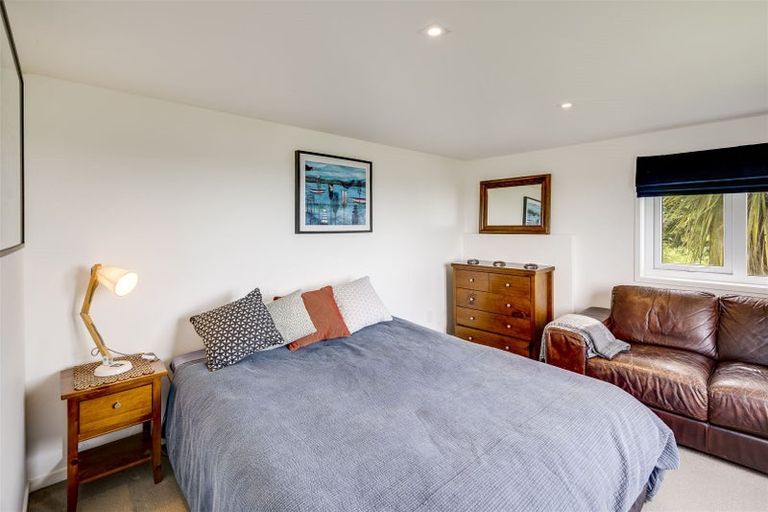 Photo of property in 4 Oliver Road, Hospital Hill, Napier, 4110