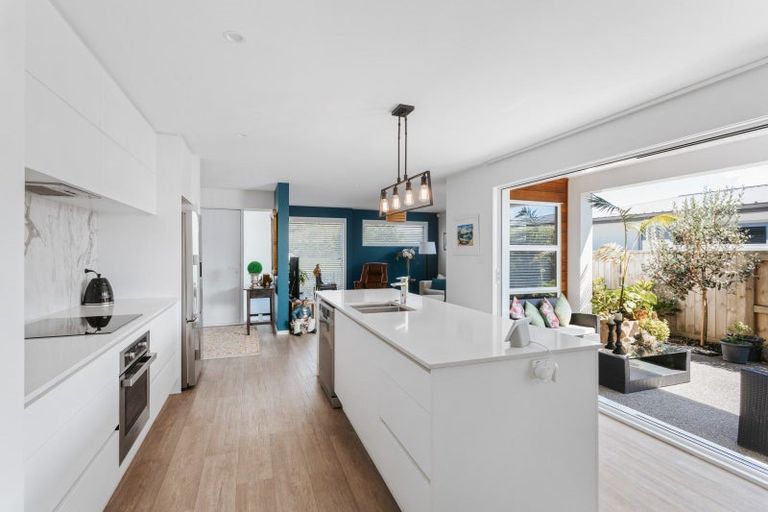 Photo of property in 90 Awataha Crescent, Pyes Pa, Tauranga, 3110