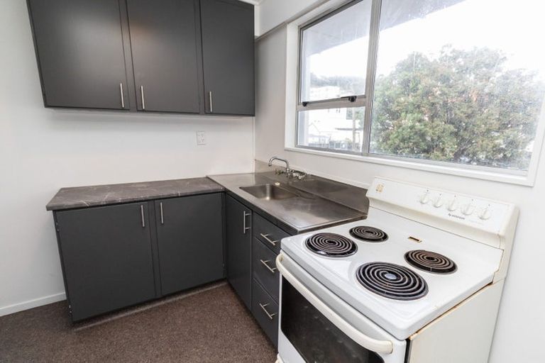 Photo of property in 5 Hawker Street, Mount Victoria, Wellington, 6011