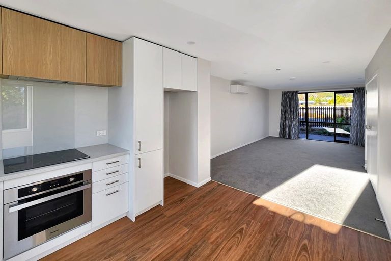 Photo of property in 1/130 Cambridge Terrace, Fairfield, Lower Hutt, 5011