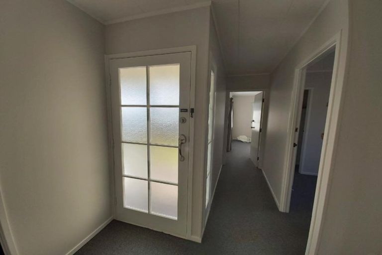Photo of property in 2/5 Pureora Place, Clendon Park, Auckland, 2103