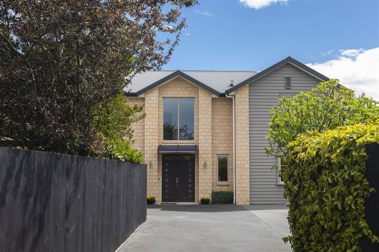 Photo of property in 135a Avonhead Road, Avonhead, Christchurch, 8042