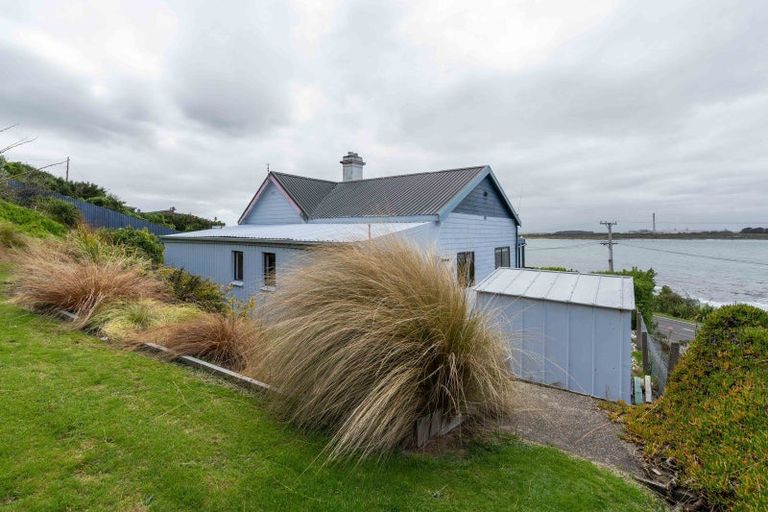 Photo of property in 90 Marine Parade, Bluff, 9814