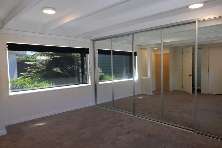 Photo of property in 3 Nugget Grove, Raumati Beach, Paraparaumu, 5032