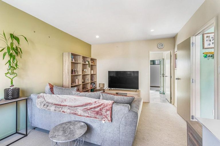 Photo of property in 30 Parkwood Crescent, Gulf Harbour, Whangaparaoa, 0930