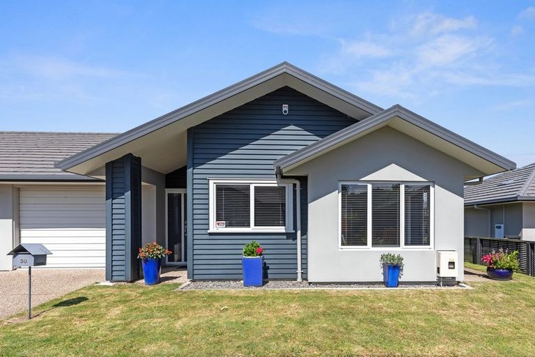 Photo of property in 30 Bridgewater Way, Pyes Pa, Tauranga, 3112
