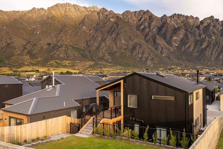 Photo of property in 18 Grain Close, Jacks Point, 9371