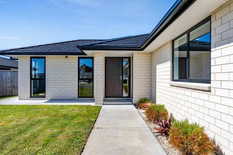 Photo of property in 44 Aratapu Street, Waitara, 4320