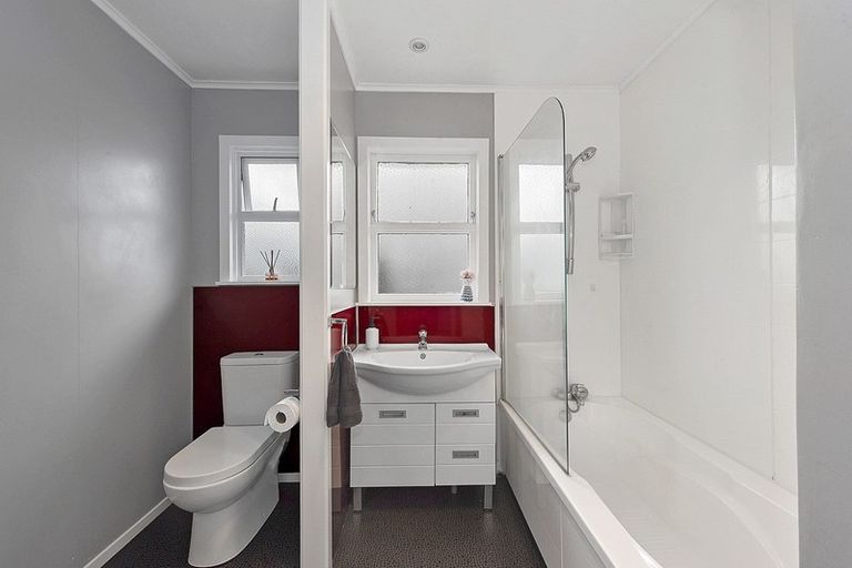 Photo of property in 4a Larnach Street, St Andrews, Hamilton, 3200