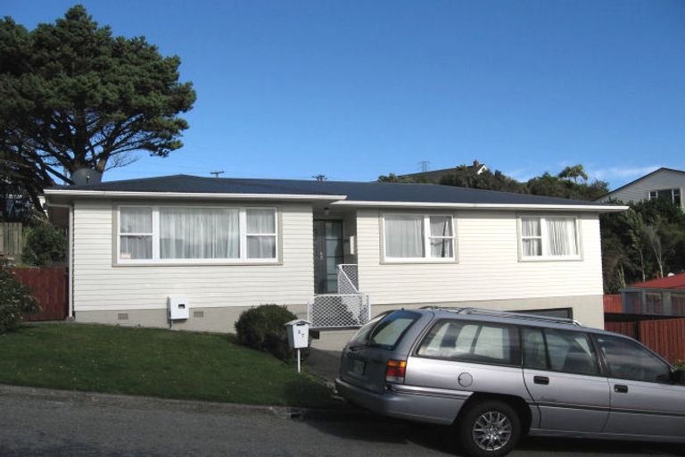 Photo of property in 37 Link Road, Newlands, Wellington, 6037