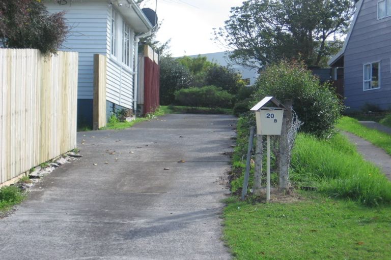Photo of property in 2/20 Tahi Terrace, Glen Eden, Auckland, 0602
