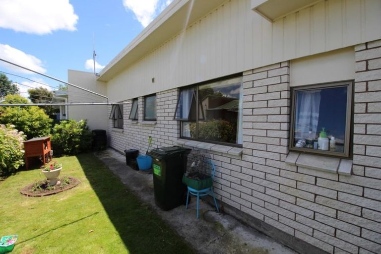 Photo of property in 2/10 Oxford Street, Marton, 4710