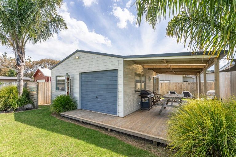 Photo of property in 26 Wells Place, Whitianga, 3510
