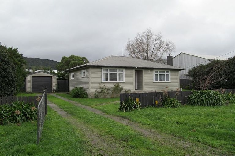Photo of property in 15 Birdwood Street, Featherston, 5710